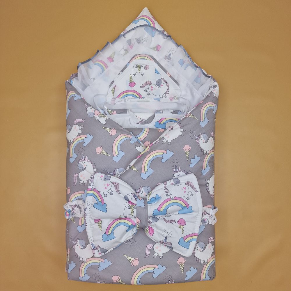 Комплект на выписку 12 пр: одеяло+пододеяльник+уголок+2 пеленки+3 распашонки+3 чепчика+бант артикул анонс 1878б-2-2_о_08