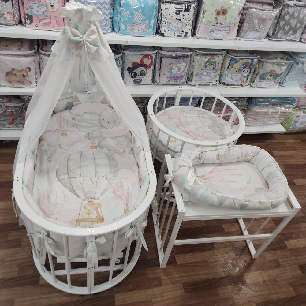 Картинка КПБ 21 пр (балдахин + борт + пододеяльник + 2 одеяла + навол + подуш + 2 прост + гнездо (бязь) 12кв (№1151-О-1) цвета в ассортименте от магазина Мир детей Товары для Новорожденных