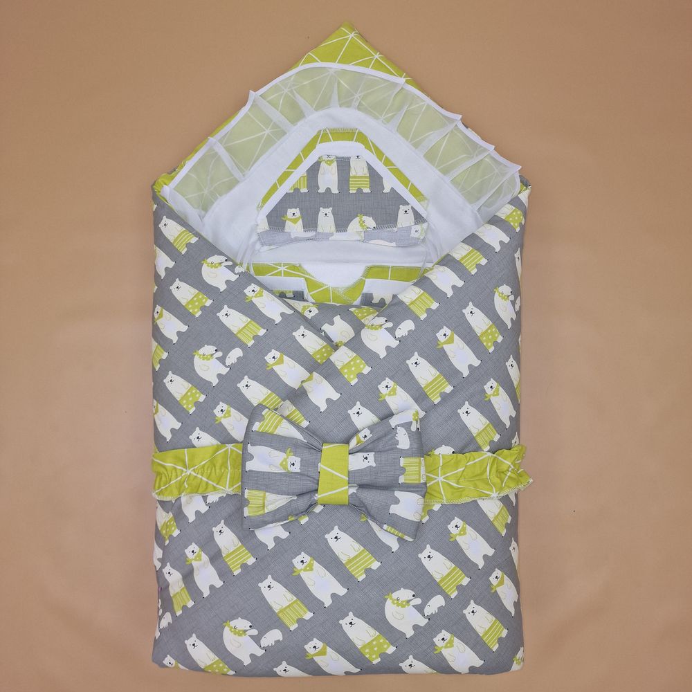 Комплект на выписку 12 пр: одеяло+пододеяльник+уголок+2 пеленки+3 распашонки+3 чепчика+бант артикул анонс 1878б-2-1_о_15