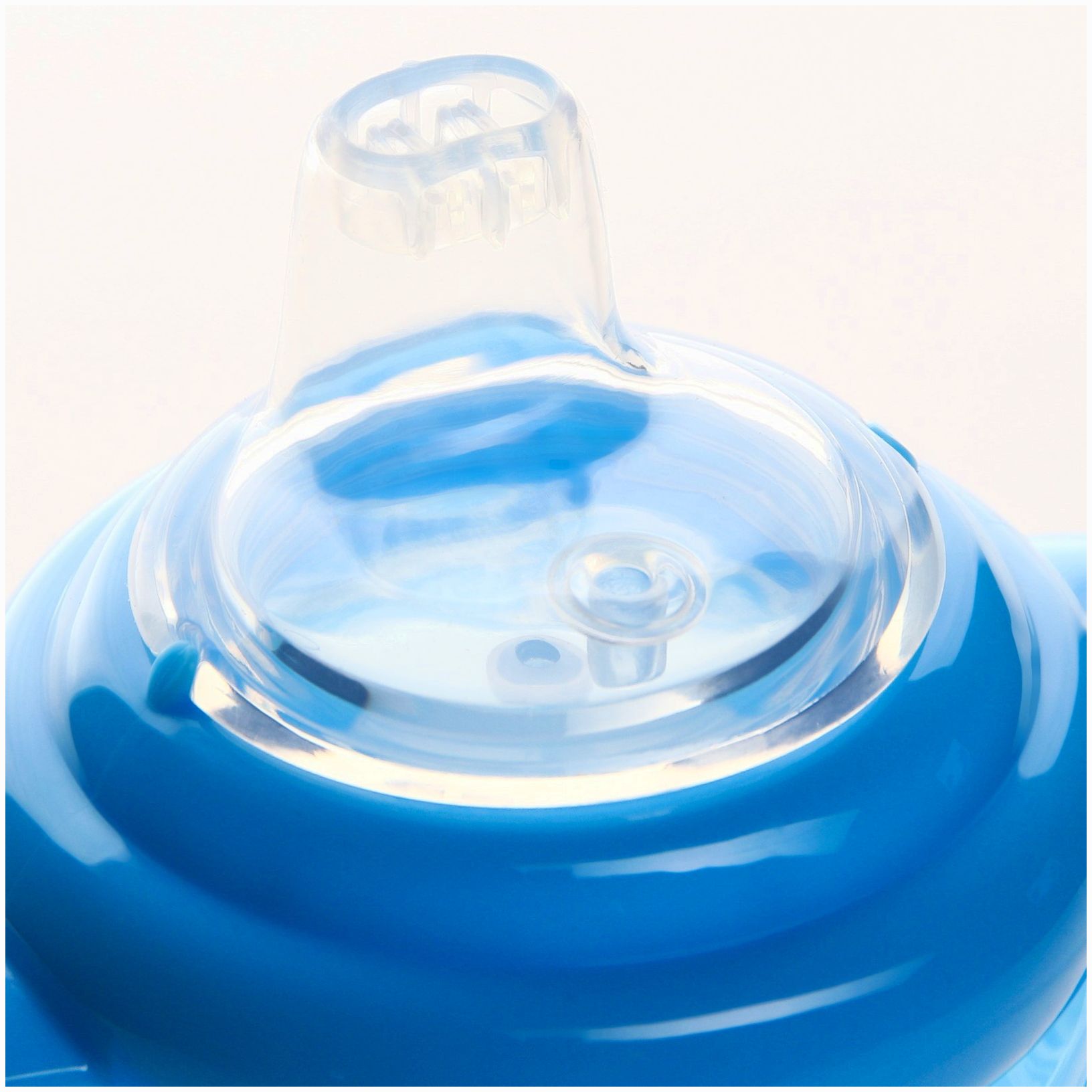 Картинка Поильник детский с силиконовым носиком, с ручками, 240 мл., цвет голубой (№2936644) от магазина Мир детей Товары для Новорожденных