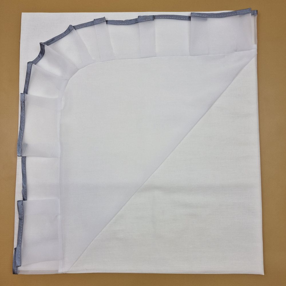 Уголок со сборенной отделкой (бязь/сеточка) артикул анонс 486_08