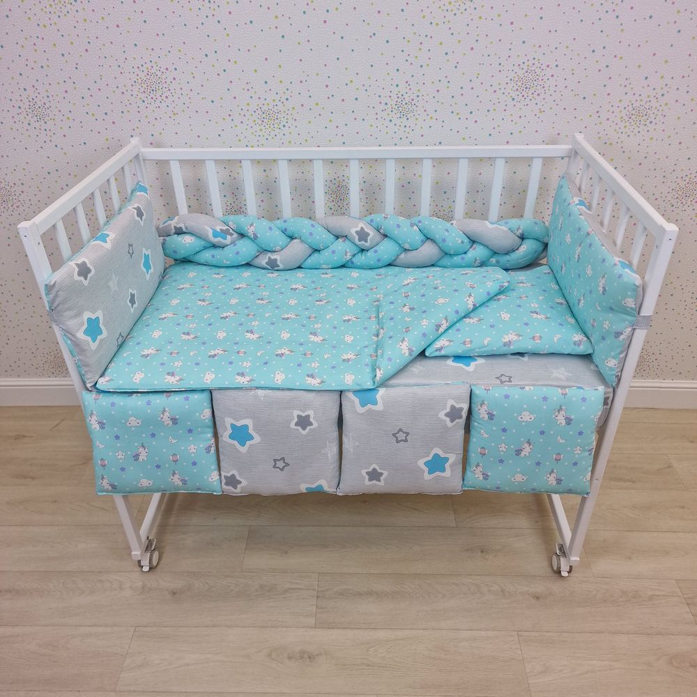 Картинка КПБ 14 пр (борт + пододеяльник + одеяло + наволочка + подушка + простынь (бязь) коса (№1155-0-1бб) цвета в ассортименте от магазина Мир детей Товары для Новорожденных