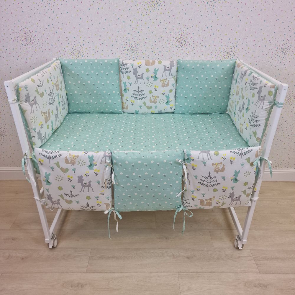 Бортик из 8 (6кв+2пр) подушек по всему периметру кроватки (сатин + синтепон) артикул анонс 949с_03