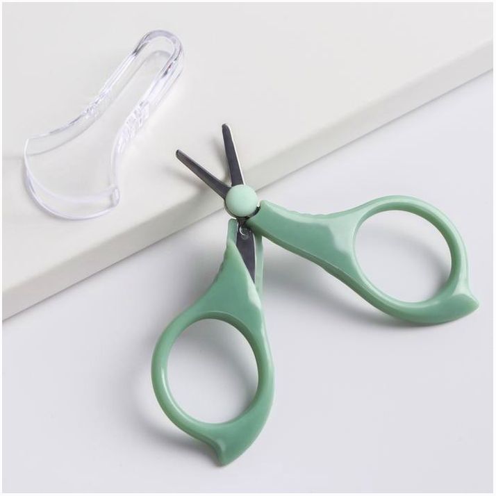 № 5231436 Ножницы детские, маникюрные, с колпачком, цвет зеленый