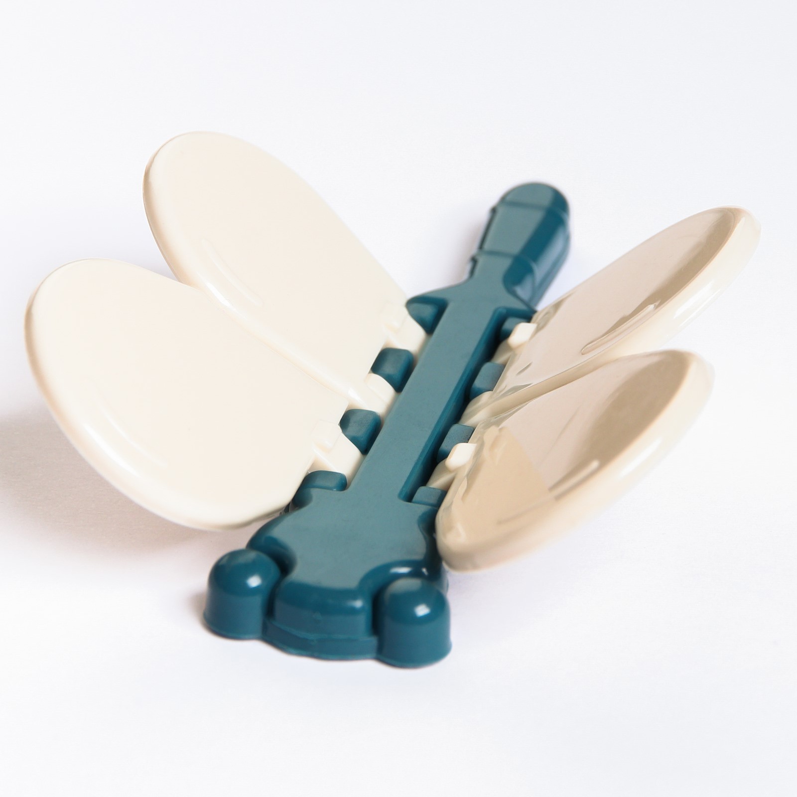 Картинка Блокиратор для окон и раздвижных дверей «Стрекоза», цвет МИКС, Крошка Я (№7550760) от магазина Мир детей Товары для Новорожденных