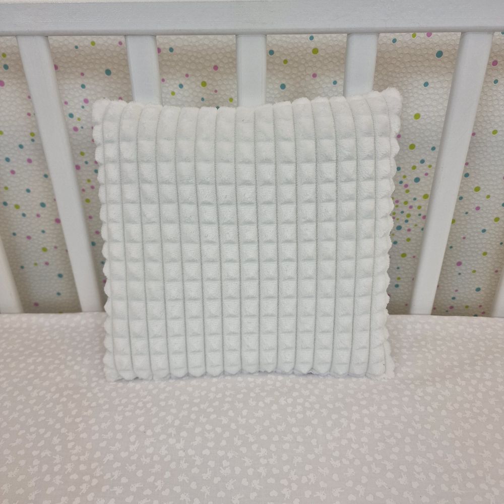 Картинка Подушка (плюш/бязь) (синтепон 600 гр/кв.м) (№190) цвета в ассортименте от магазина Мир детей Товары для Новорожденных