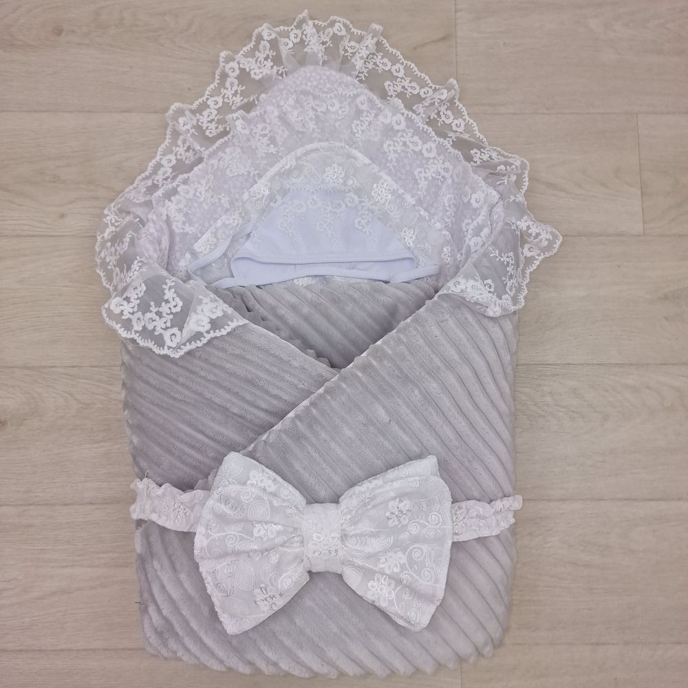 Комплект на выписку 4 пр: одеяло+уголок+чепчик+бант артикул анонс 1867в-0-2_к_12