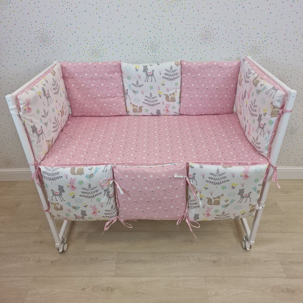 Бортик из 8 (6кв+2пр) подушек по всему периметру кроватки (сатин + синтепон) артикул анонс 949с