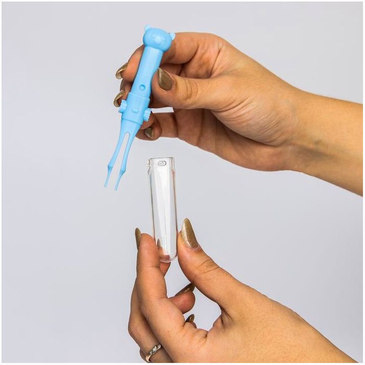 Картинка Пинцет для чистки носа, детский, с колпачком, цвет МИКС (№5276561) от магазина Мир детей Товары для Новорожденных