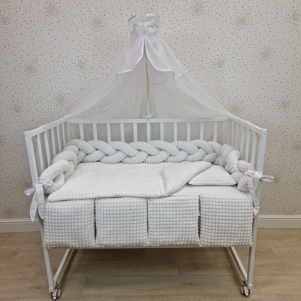 Картинка КПБ 9 пр (борт + пододеяльник + одеяло + подушка + простынь + (плюш/бязь) коса (№1164-0-1бб) цвета в ассортименте от магазина Мир детей Товары для Новорожденных