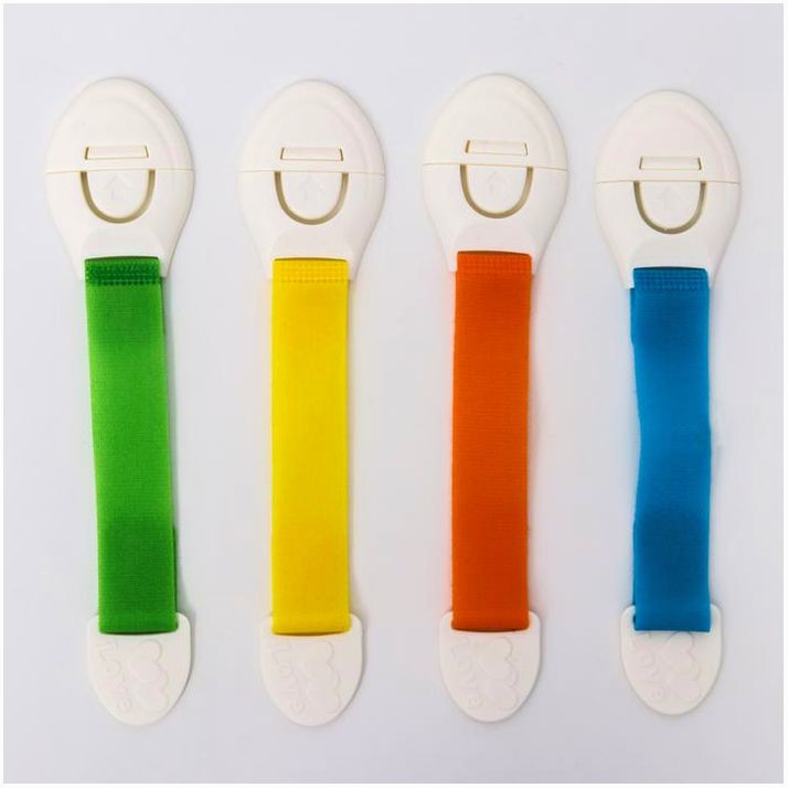 № 4767997 Универсальный блокиратор на липучке, цвет МИКС