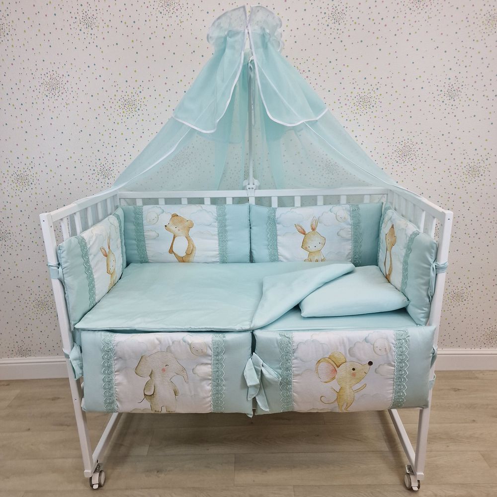 Картинка КПБ 12 пр "принт" (балдахин + борт 6п+0 + одеяло + подушка + постельное белье (бязь/сатин) 6пр (№П209) цвета в ассортименте от магазина Мир детей Товары для Новорожденных