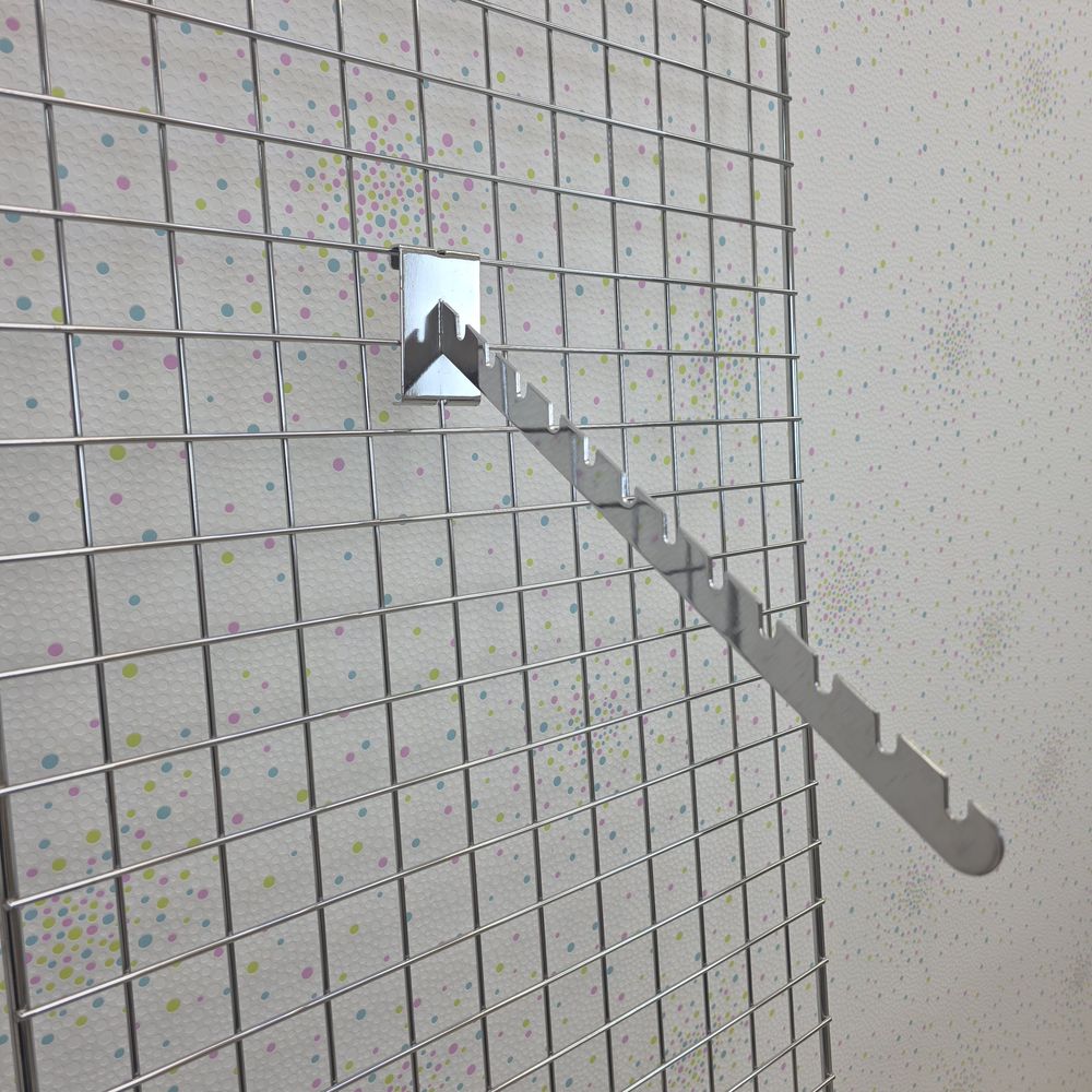 Крючок (кронштейн) на торговую решетку (длина 40 см/12 пропилов) хром артикул анонс Пил-12-40