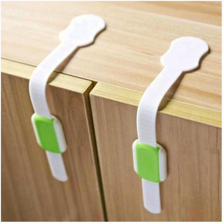 № 1886195 Блокиратор гибкий универсальный, цвет голубой