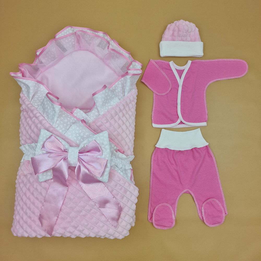 Комплект на выписку 7 пр: одеяло+уголок+ползунки+пеленка+распашонка+шапочка+бант (двухсторонний) артикул анонс 1877в-1-1_о_04