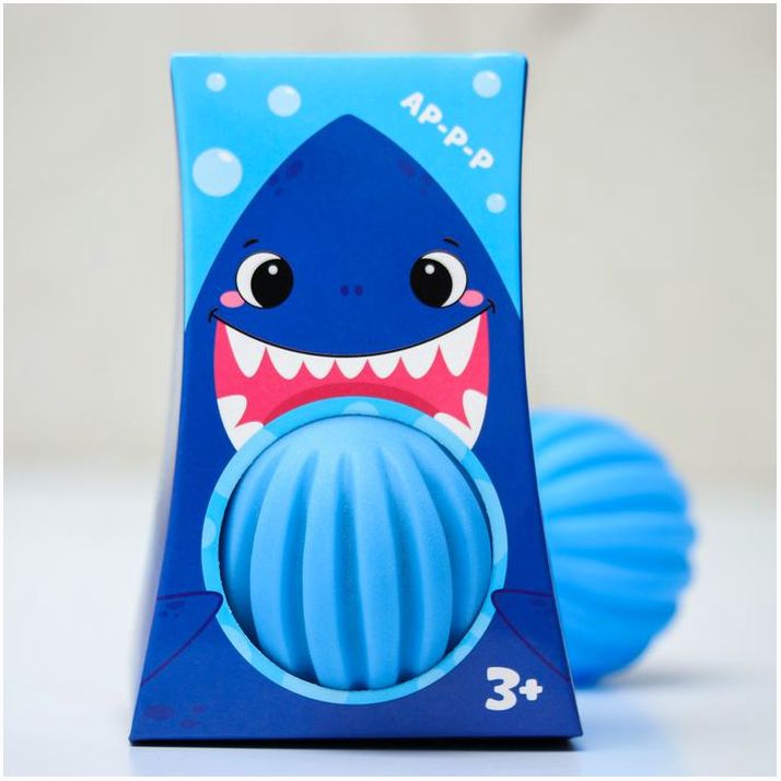 Картинка Развивающий тактильный мячик «Акула», с пищалкой, 1 шт, Крошка Я (№4916708) от магазина Мир детей Товары для Новорожденных