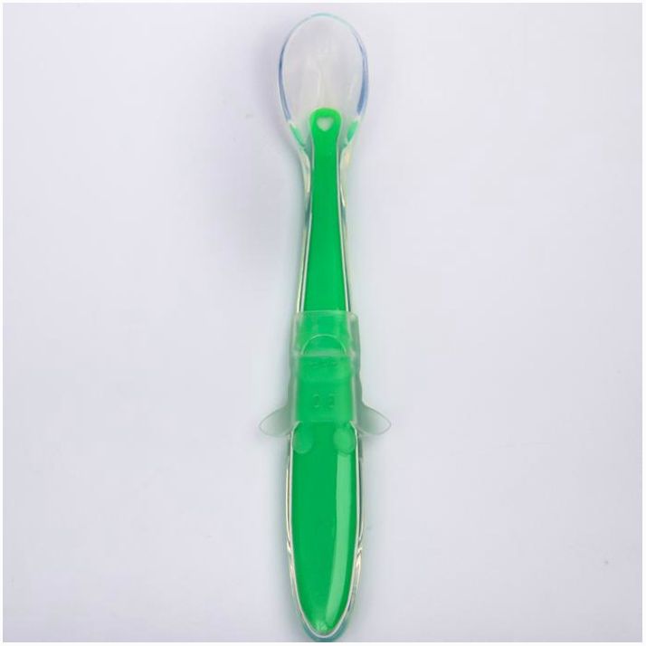 № 4768004 Ложка силиконовая детская «Жирафик», цвет зеленый