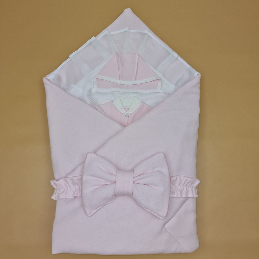 Комплект на выписку 5 пр: одеяло+уголок+комбинезон+чепчик+бант артикул анонс 1893к-0-1_к