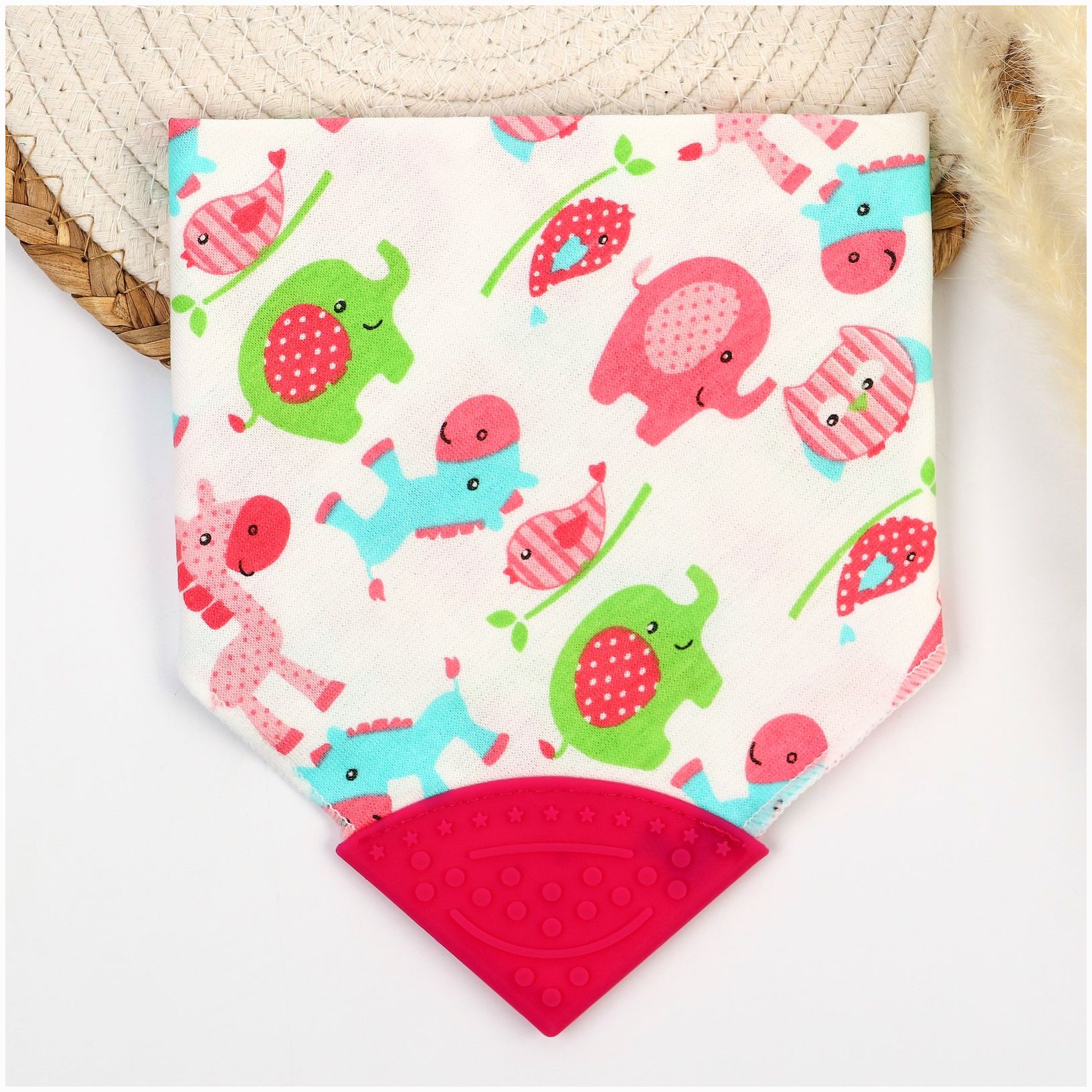 Нагрудник-бандана/слюнявчик непромокаемый с прорезывателем на кнопке, цвет розовый, МИКС артикул анонс 4405120