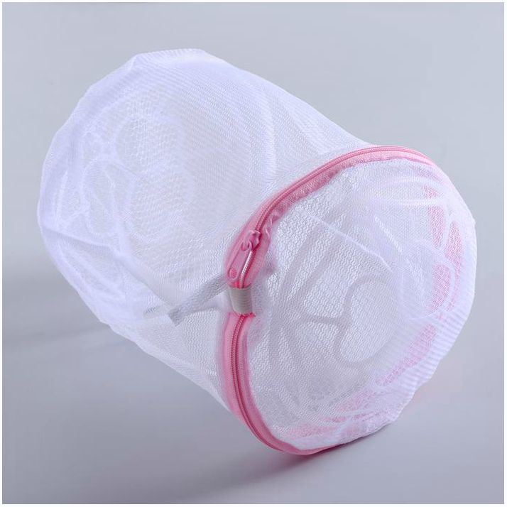 Картинка Мешок для стирки белья с диском Доляна, 15?15?19 см, мелкая сетка, цвет белый (№2385795) от магазина Мир детей Товары для Новорожденных