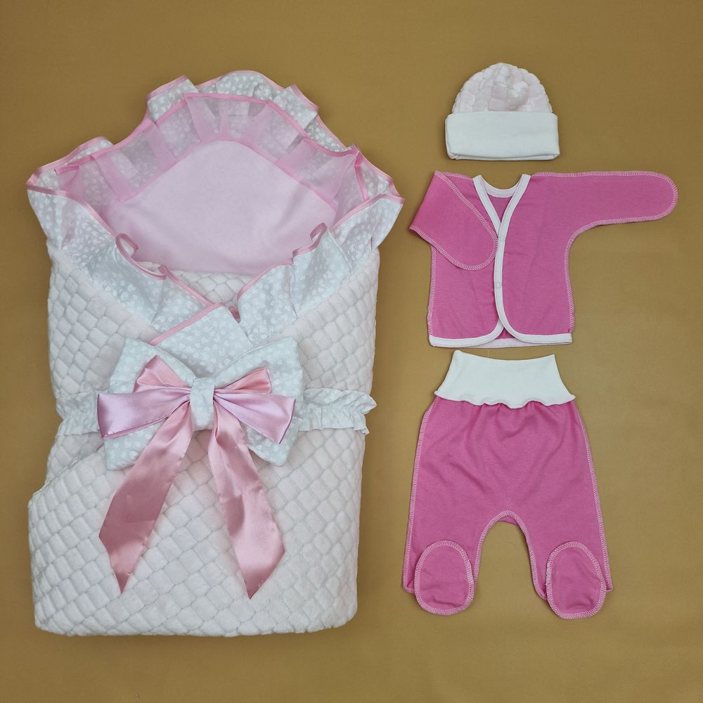 Комплект на выписку 7 пр: одеяло+уголок+ползунки+пеленка+распашонка+шапочка+бант (двухсторонний) артикул анонс 1877в-1-1_о_14