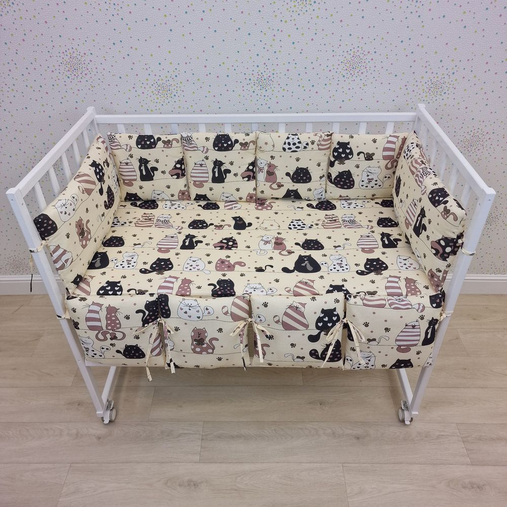 Бортик из 10 (8кв+2пр)подушек по всему периметру кроватки (бязь + синтепон) артикул анонс 952