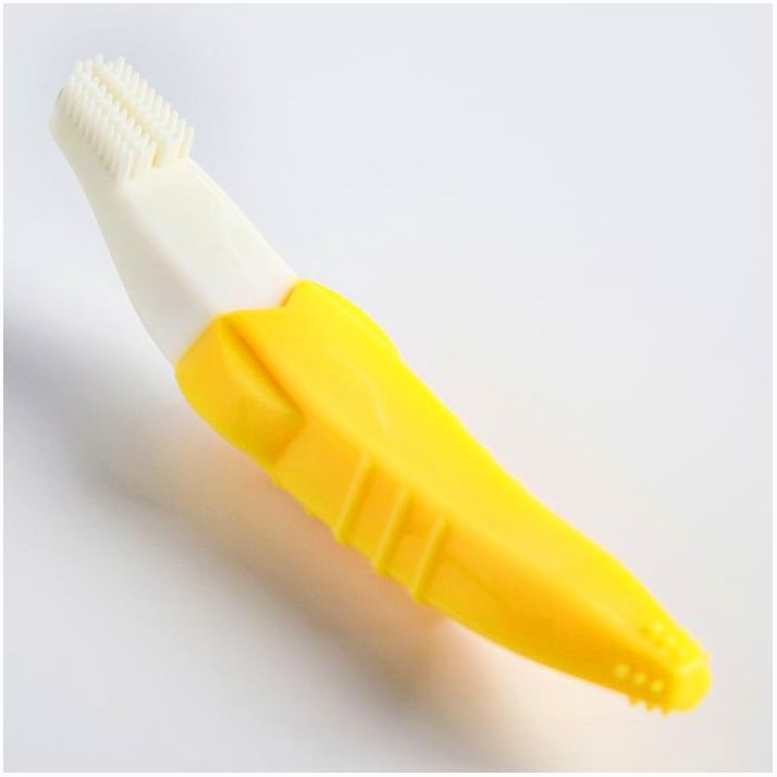 № 4482601 Детская зубная щетка, прорезыватель - массажер «Бананчик», силиконовая, цвет жёлтый